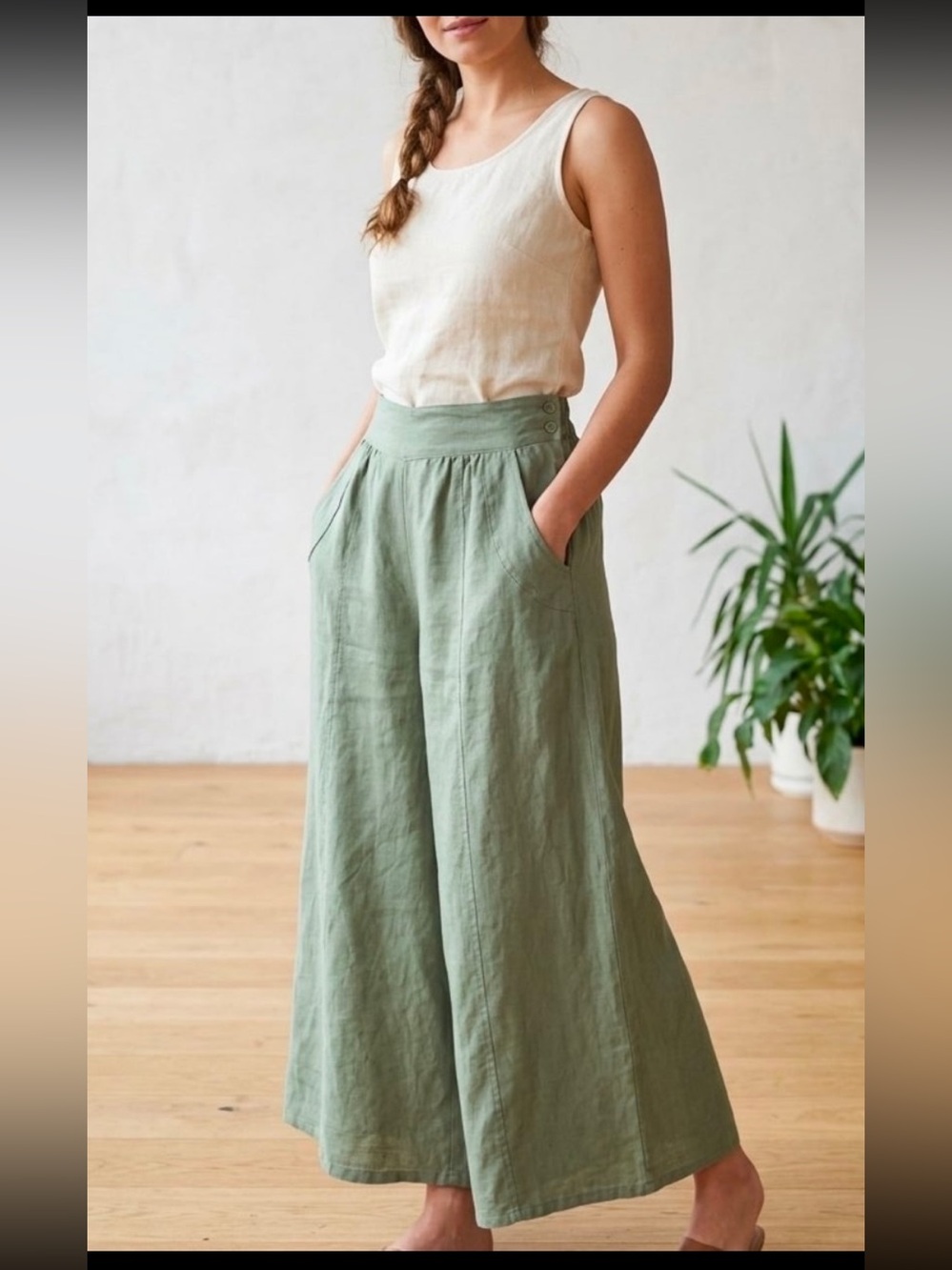 Relaxed Wide-Leg Crop Pants in Sage Green